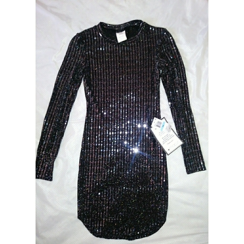 STUNNING B DARLIN BLACK SEQUICED DRESS